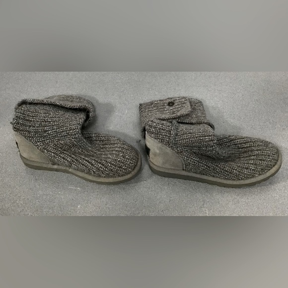 LikeNew Ugg Classic Cardy Gray SweaterKnit KneeHigh Button-Up Foldover Boots Sz6 - Picture 5 of 8